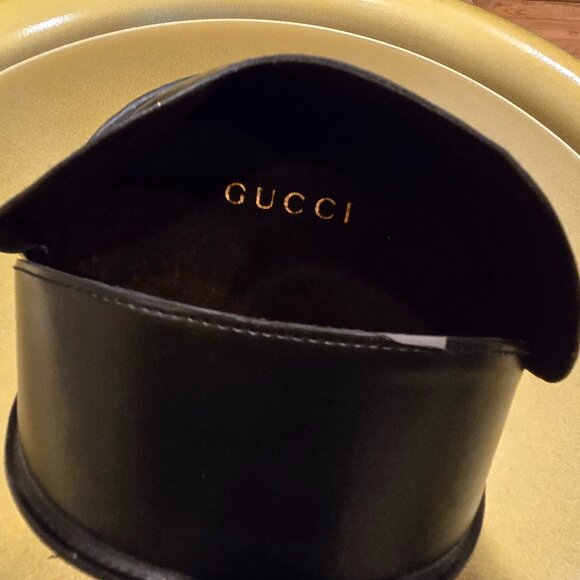 Gucci Shield Sunglasses with Case - Picture 4 of 4